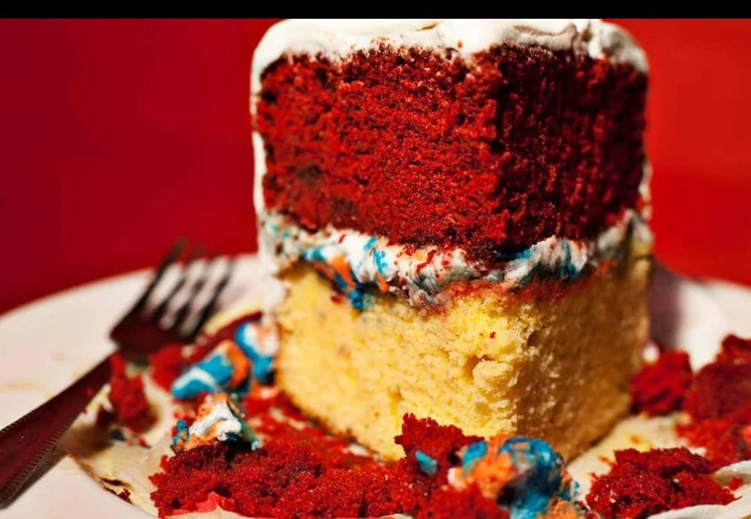 Red velvet and vanilla cake slice